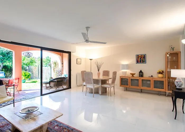 Villa Dans Residence A Cannes